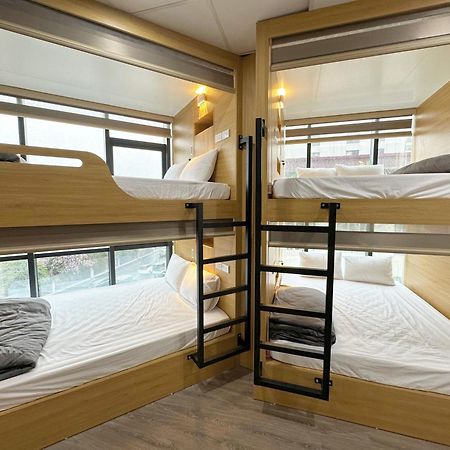 Hanoi Capsule Station Hostel Bagian luar foto
